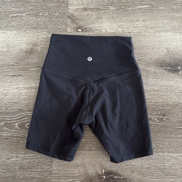 Lululemon Align 6” Shorts - Black, size 2 - Picture 4 of 5